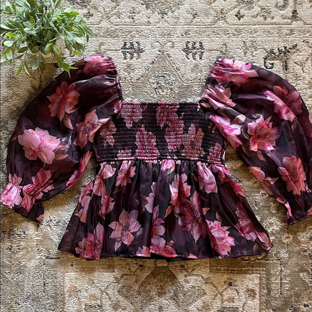 Chic Floral Blouse with Puff Sleeves - Picture 4 of 7